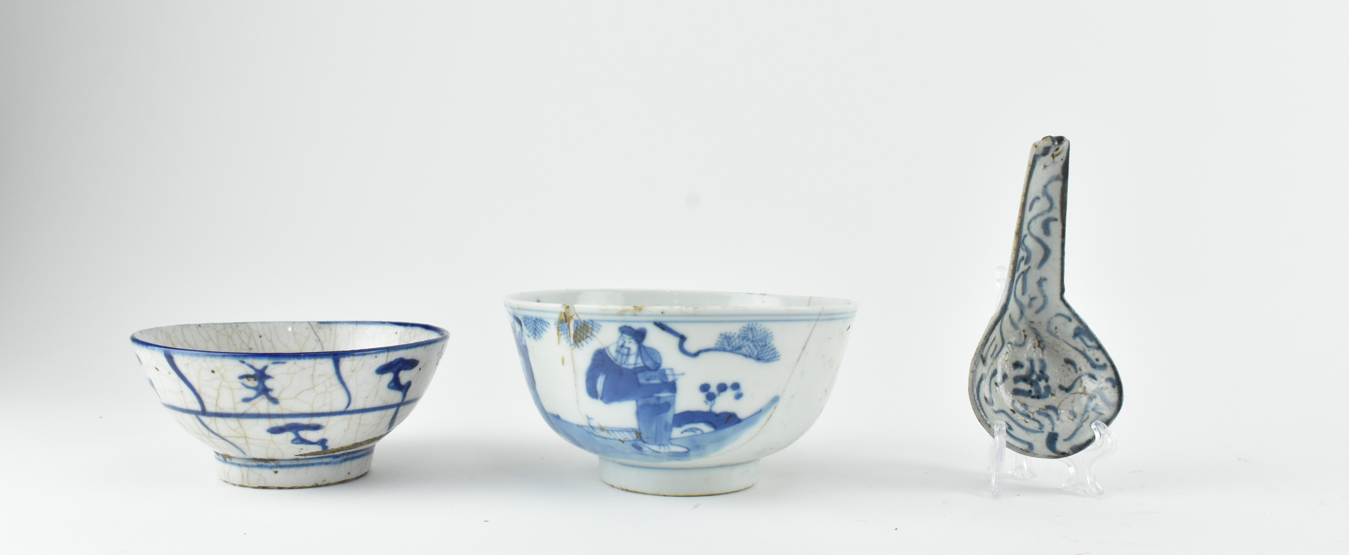 GROUP OF SIX QING DYNASTY CERAMIC ITEMS 清 陶瓷六件 - Image 5 of 7