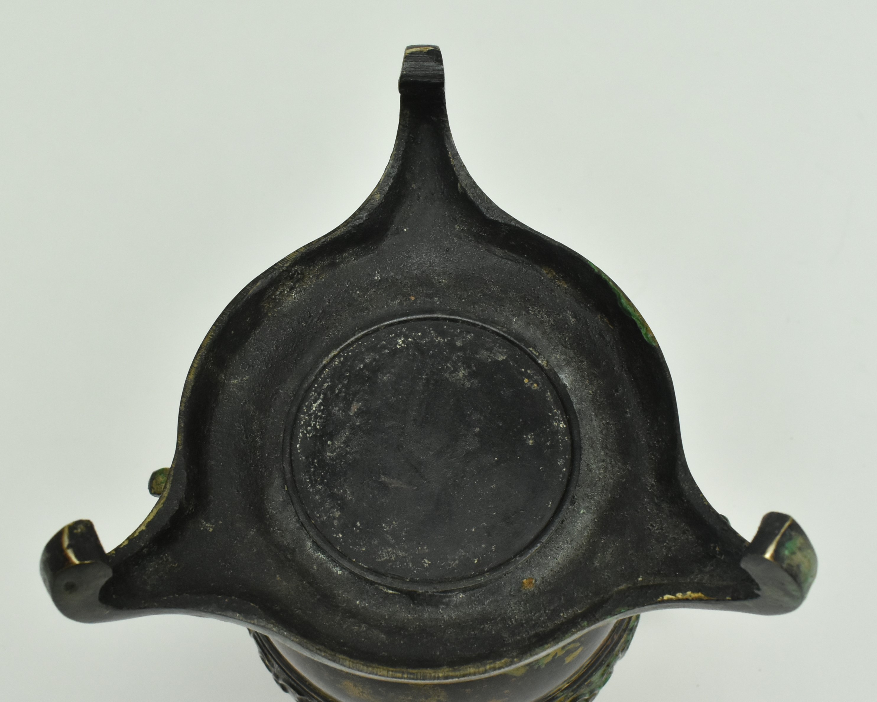 TWO JAPANESE BRONZE PIECES "DRAGON" CENSER AND PLANT POT - Image 11 of 12