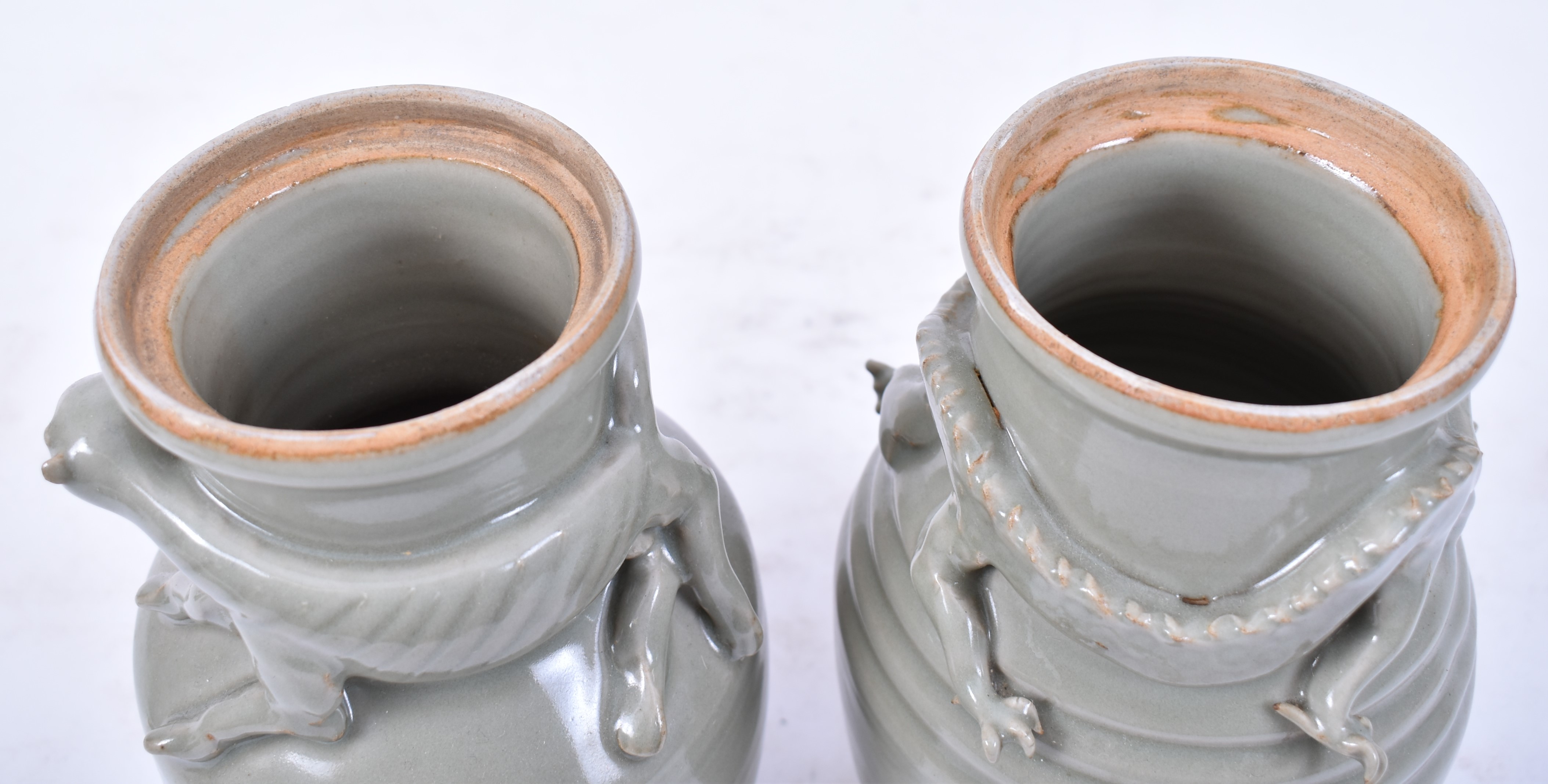 PAIR OF LONGQUAN CELADON FUNERARY URNS 青釉贴花龙虎尊 一对 - Image 3 of 6