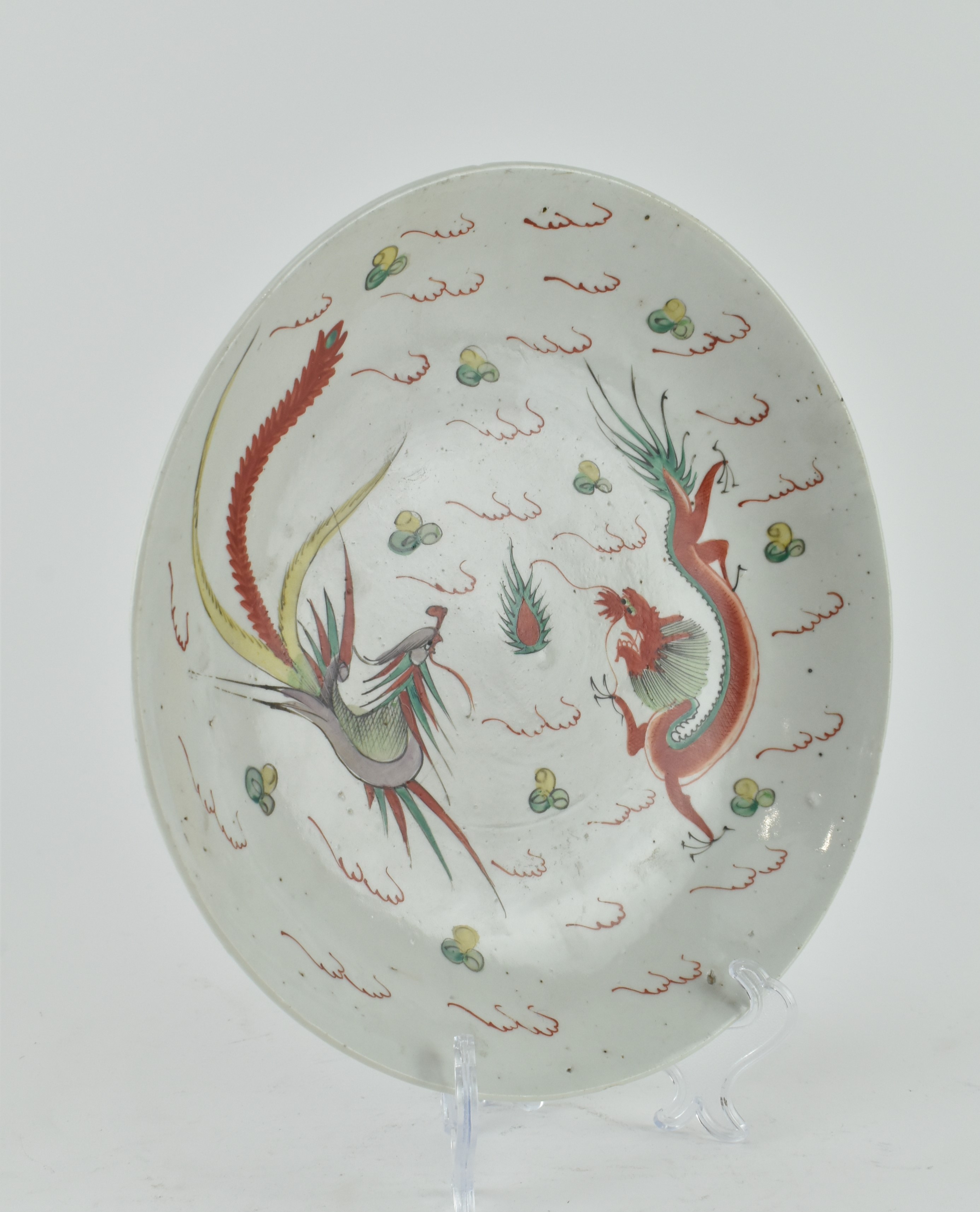 QING EXPORT FAMILLE VERTE DRAGON AND PHOENIX DISH 清 粉彩龙凤盘 - Image 2 of 5