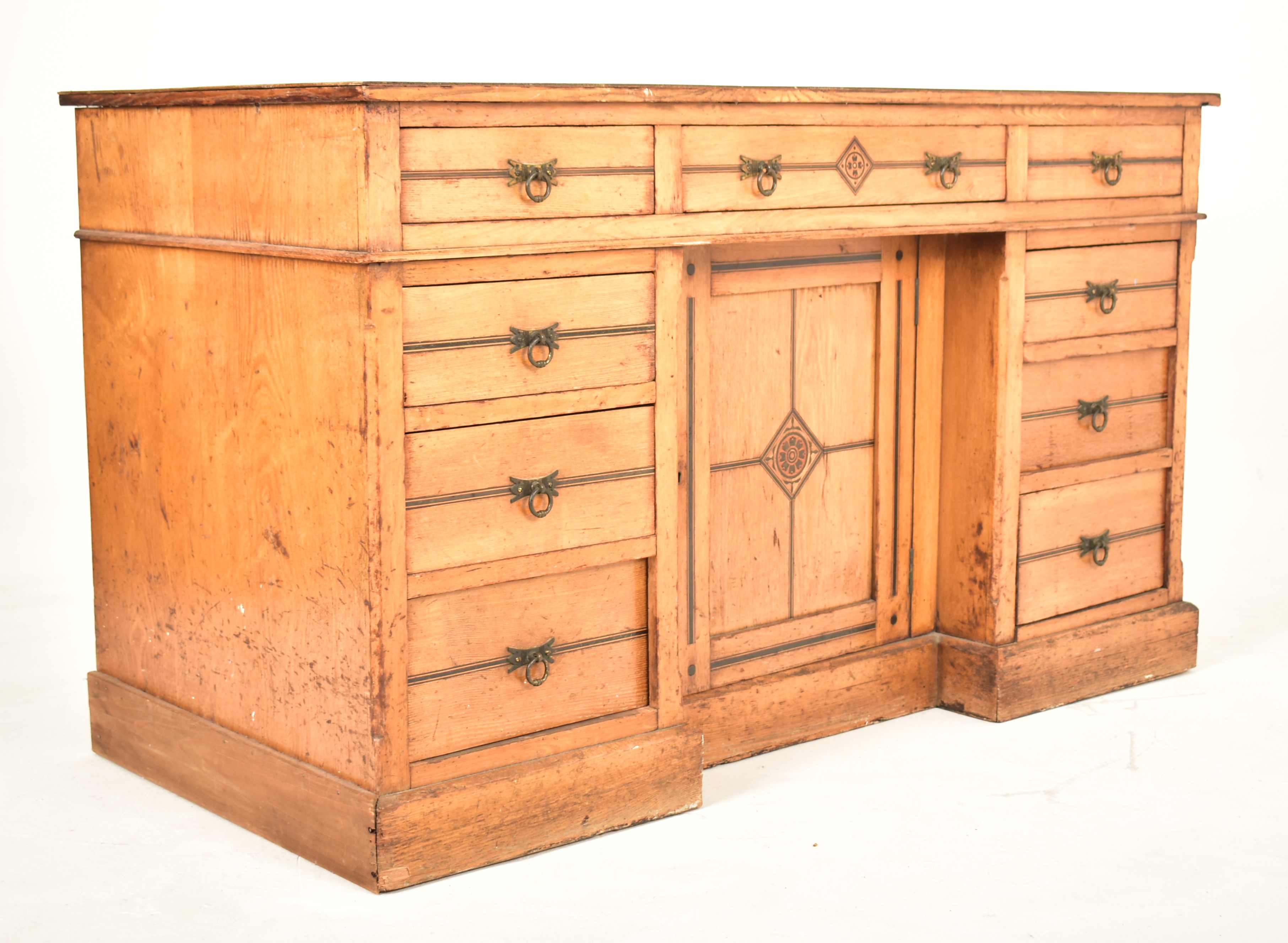 LATE VICTORIAN OAK ARTS & CRAFTS KNEEHOLE PEDESTAL DESK