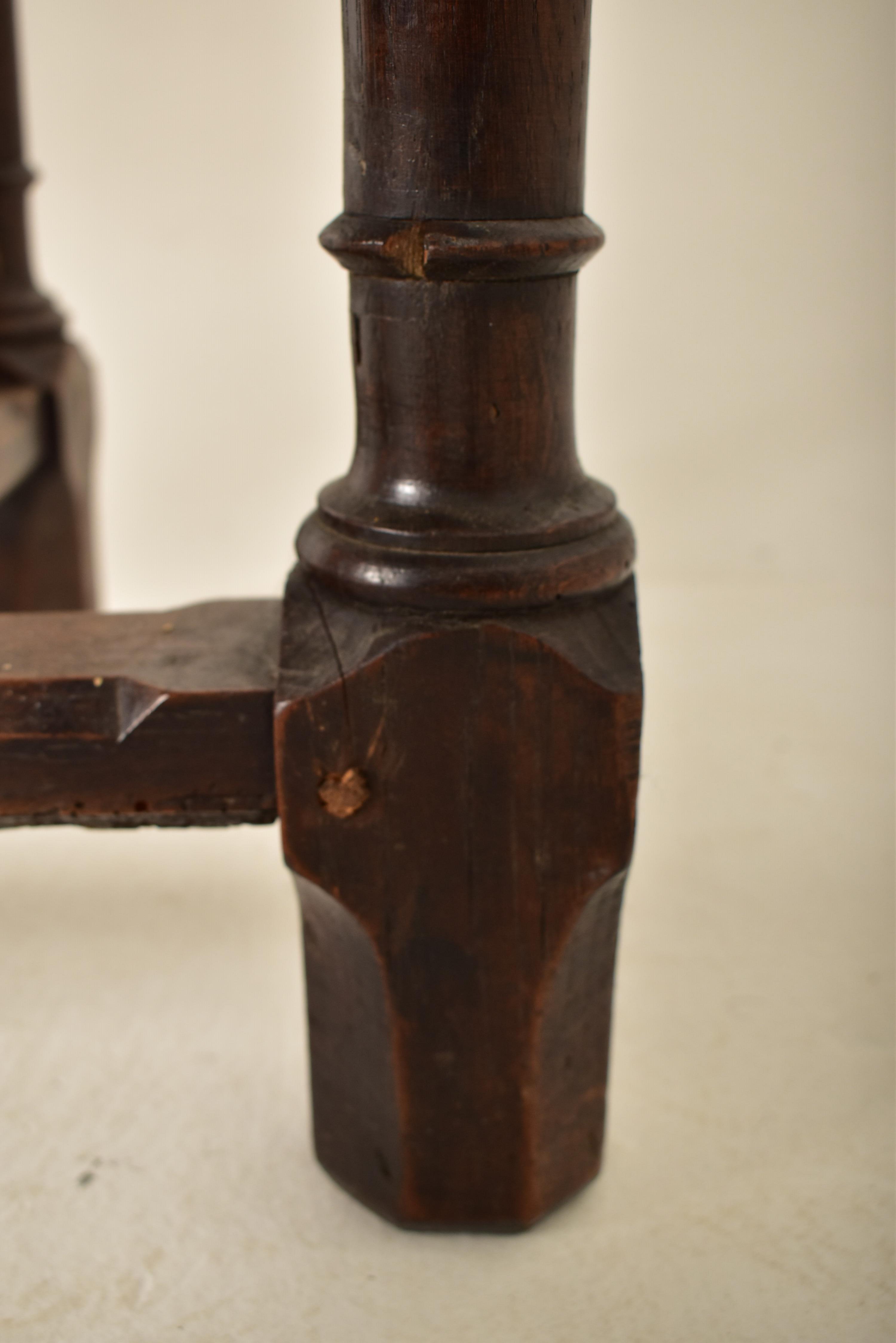 19TH CENTURY FRENCH OAK REFECTORY SHAPED DINING TABLE - Image 4 of 5