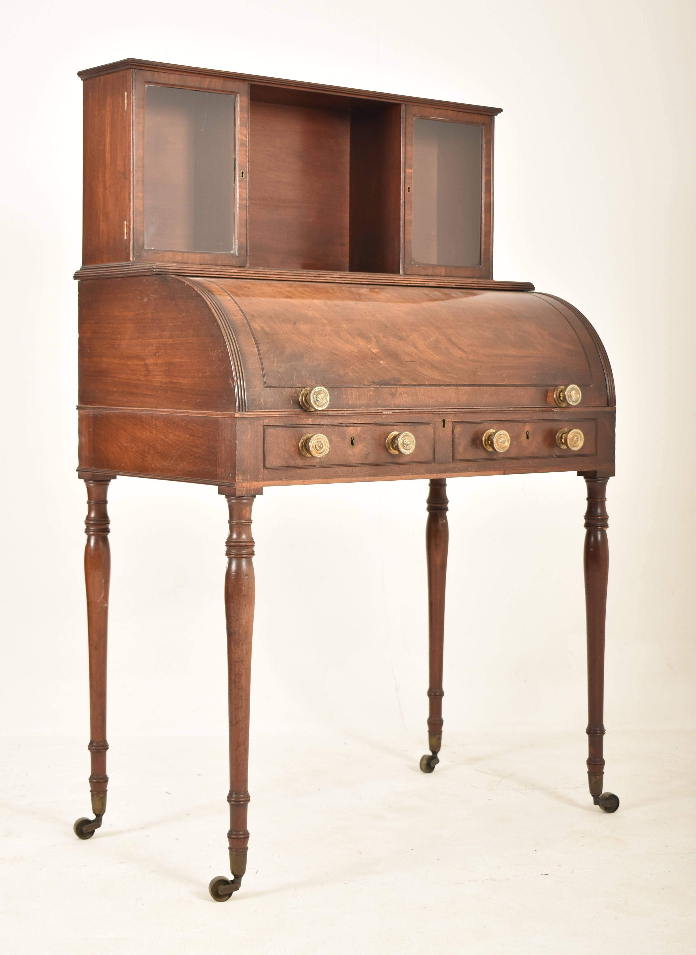 19TH CENTURY VICTORIAN MAHOGANY CYLINDER BUREAU DESK