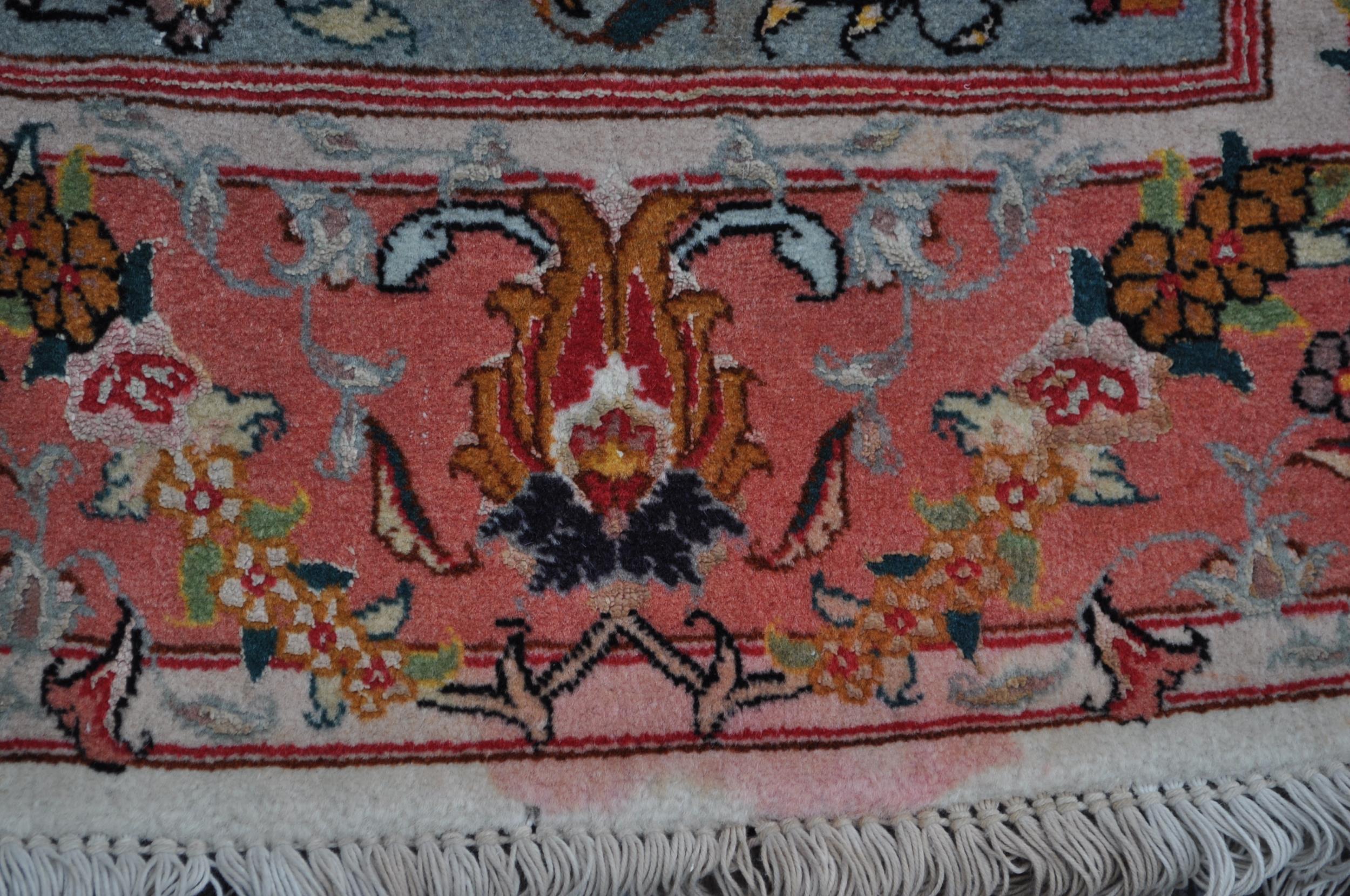 20TH CENTURY WOOL & SILK IRANIAN TABRIZ CARPET FLOOR RUG - Image 5 of 5