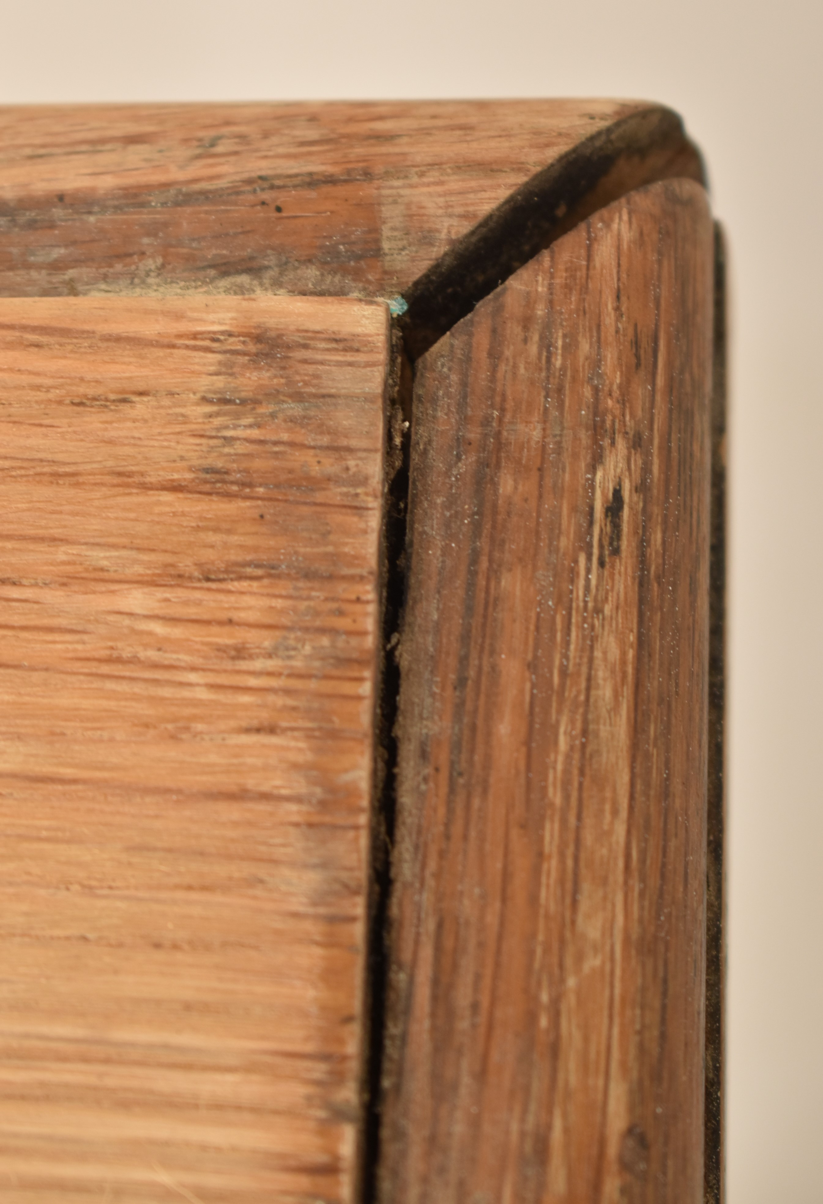 EARLY 20TH CENTURY OAK REFECTORY DINING TABLE - Image 4 of 5