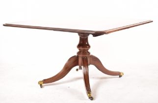 LATE 18TH CENTURY GEORGE III MAHOGANY BREAKFAST TABLE