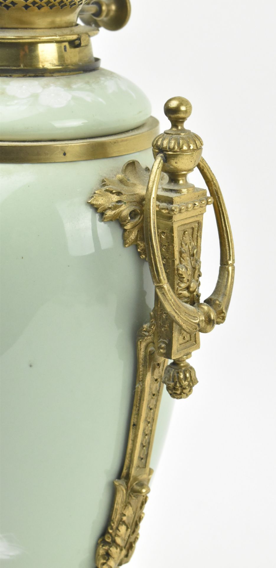 LATE 19TH / EARLY 20TH CENTURY PATE SUR PATE & GILT METAL LAMP - Bild 5 aus 7