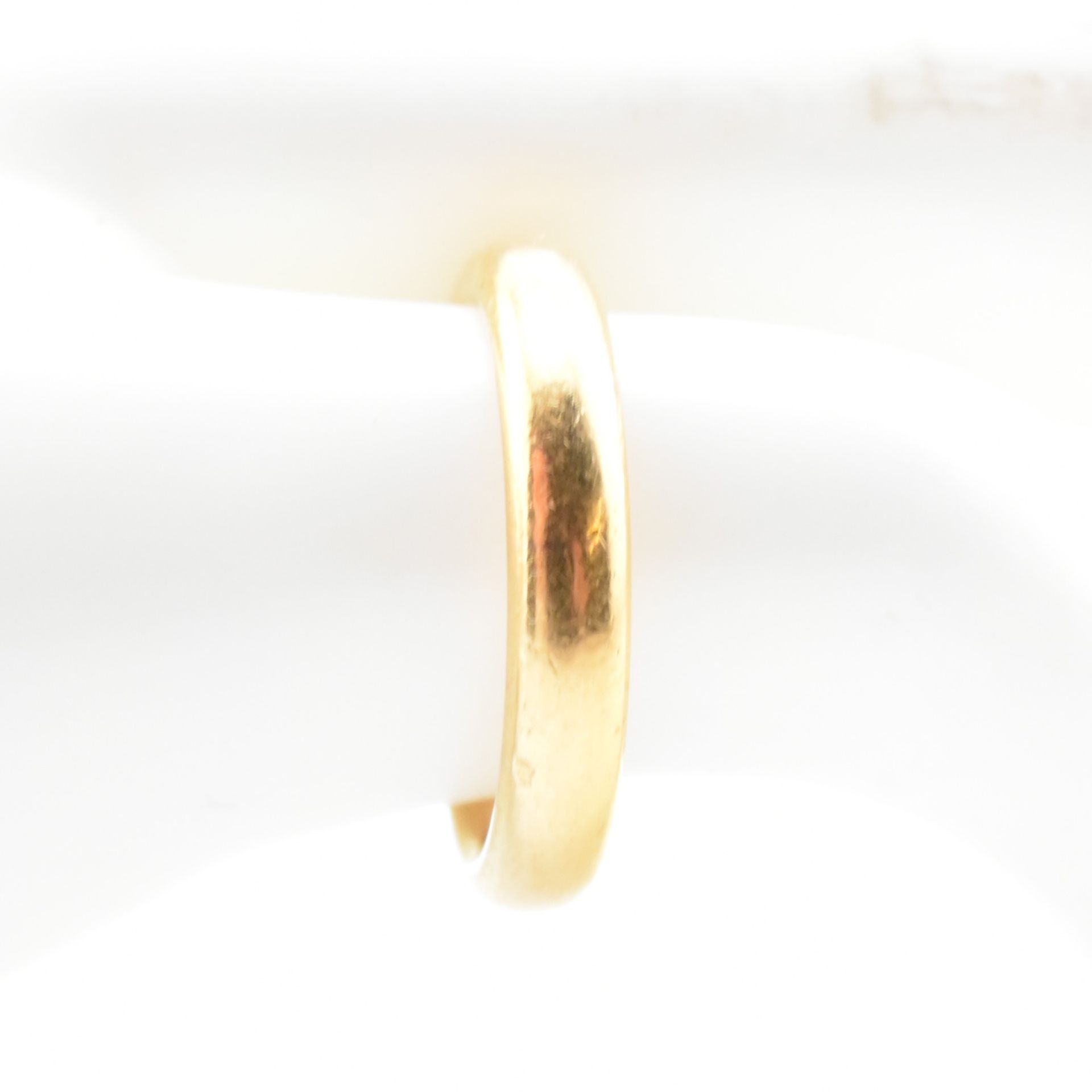 HALLMARKED 22CT GOLD BAND RING - Bild 5 aus 5