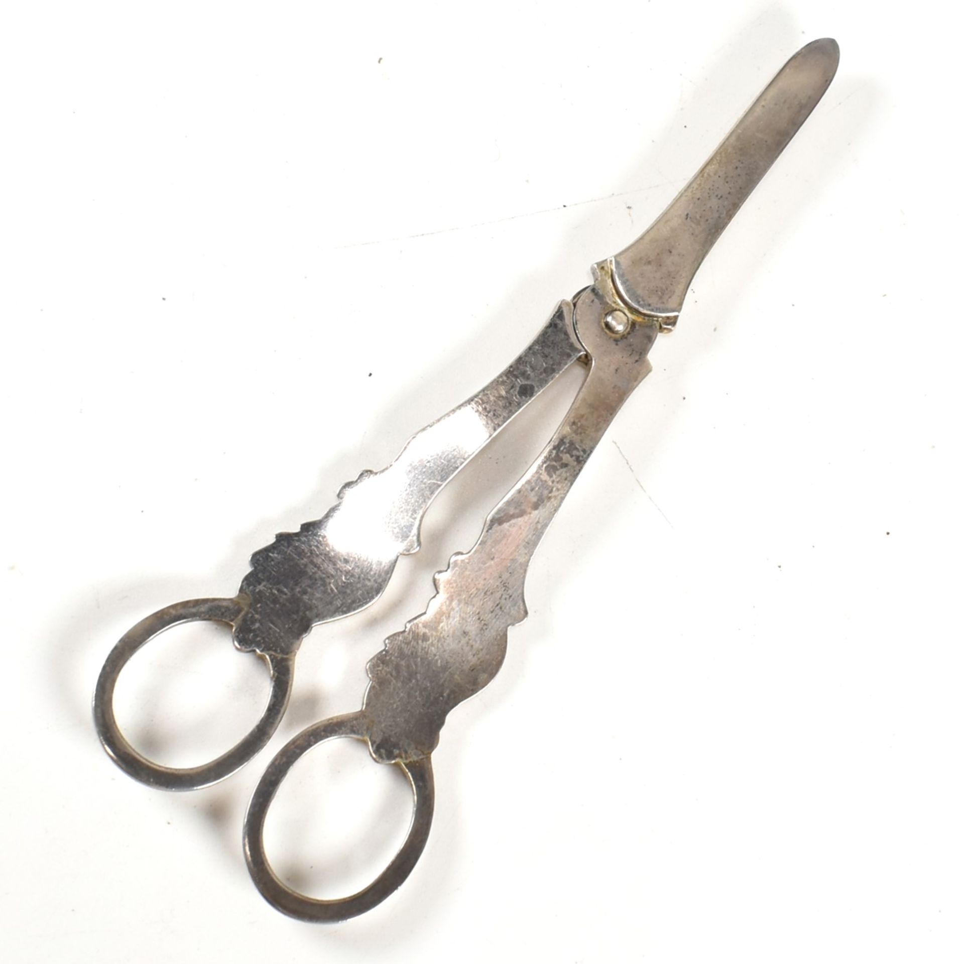 VICTORIAN HALLMARKED SILVER CASED 1897 GRAPE SCISSORS - Bild 4 aus 8