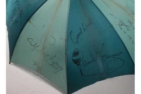 MONTROSE POP FESTIVAL 1984 - MULTI-SIGNED UMBRELLA - Bild 2 aus 7