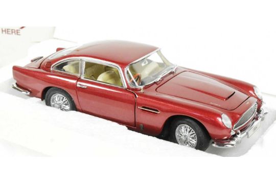 DANBURY MINT - ASTON MARTIN 1/24 SCALE DIECAST MODEL - Image 2 of 4