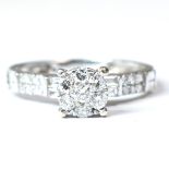 18 CT WHITE GOLD & DIAMOND CLUSTER RING