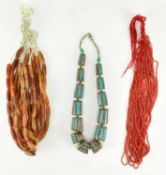 COLLECTION OF THREE TIBETAN NECKLACES 19到20世纪西藏项链三条