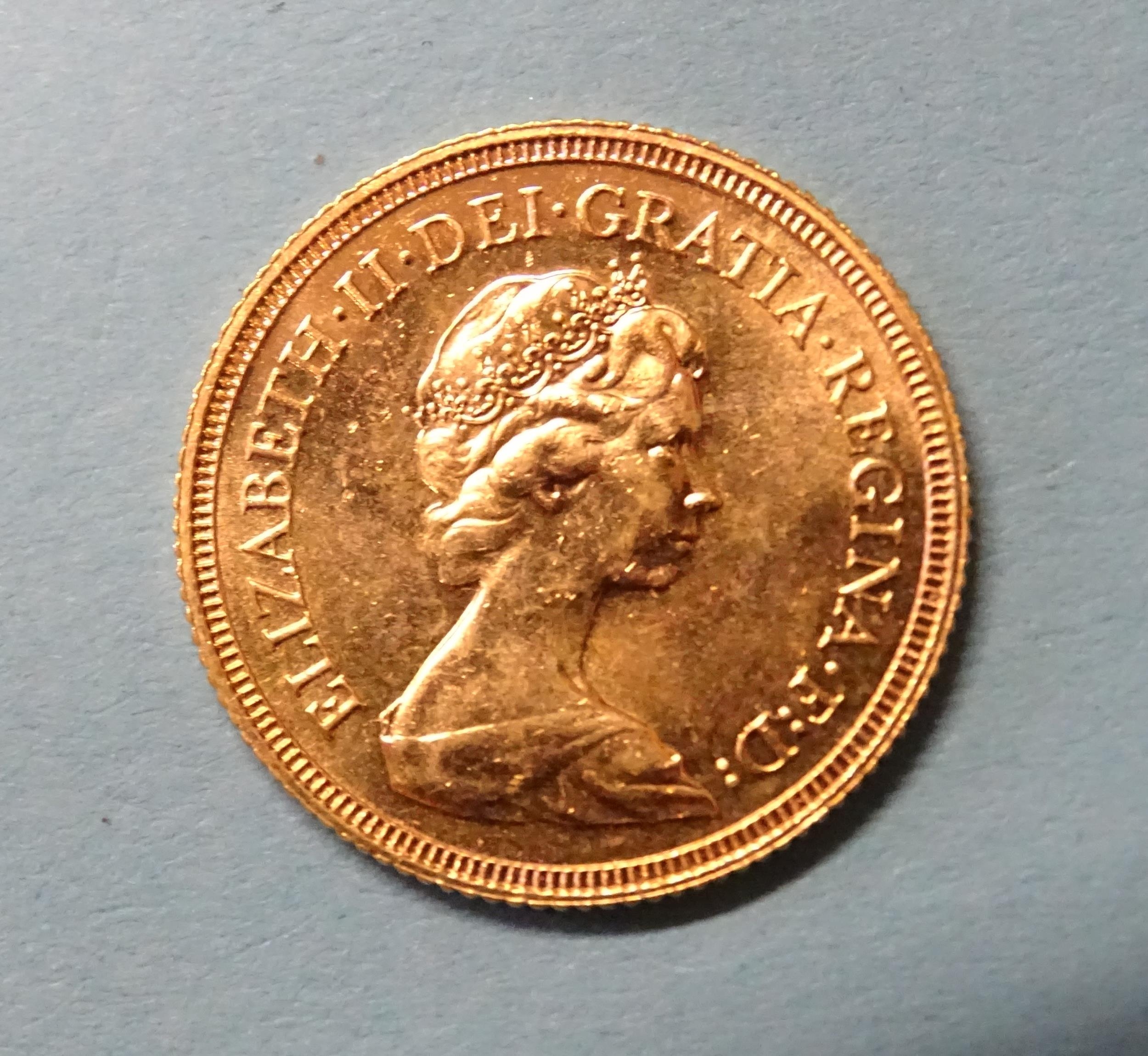 An Elizabeth II 1981 sovereign. - Image 2 of 3