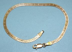 A 14k gold bracelet, 19cm, 3.6g.