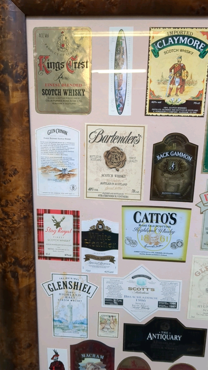 WHISKY LABELS FRAMED - Image 5 of 6