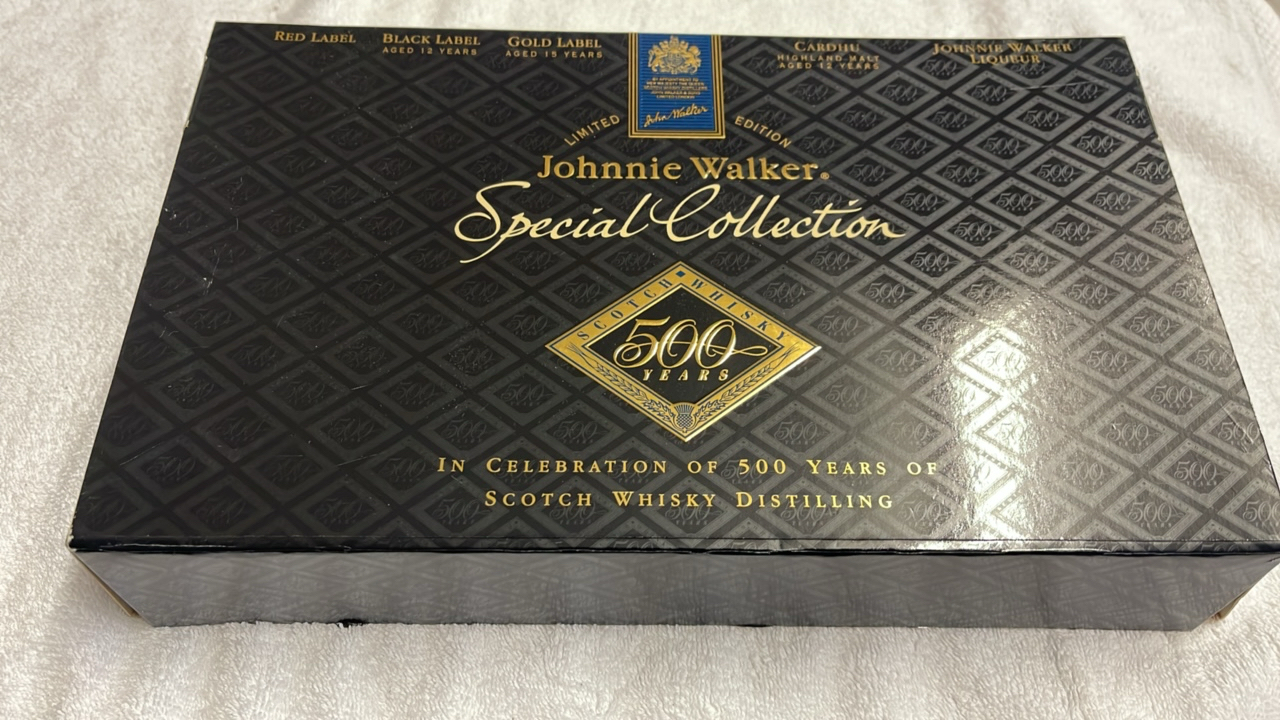 BOX JOHNNIE WALKER MINIATURES - Image 4 of 4