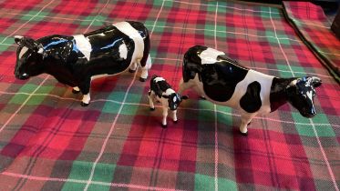 BESWICK FRIESIAN BULL COW & CALF