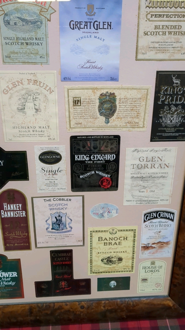 WHISKY LABELS FRAMED - Image 6 of 6