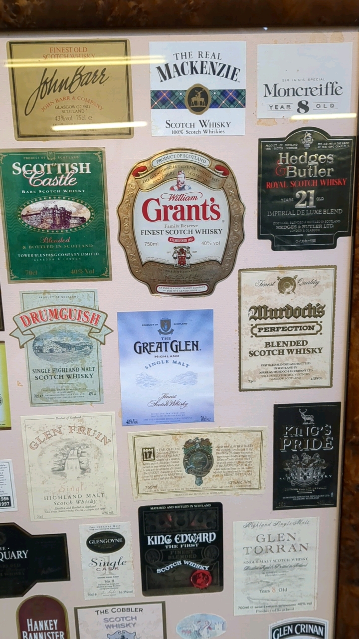 WHISKY LABELS FRAMED - Image 3 of 6