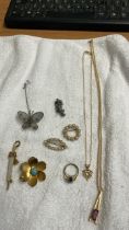 BOX BROOCHES RING & 2 NECKLACES