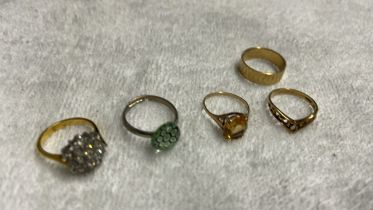 4 x DRESS RINGS+ 1 9CT GOLD RING