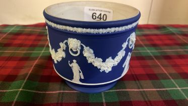 WEDGWOOD PLANTER