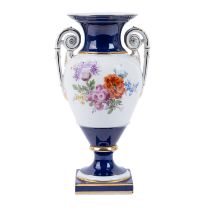 MEISSEN Amphorenvase, 1. Wahl, vor 1924.