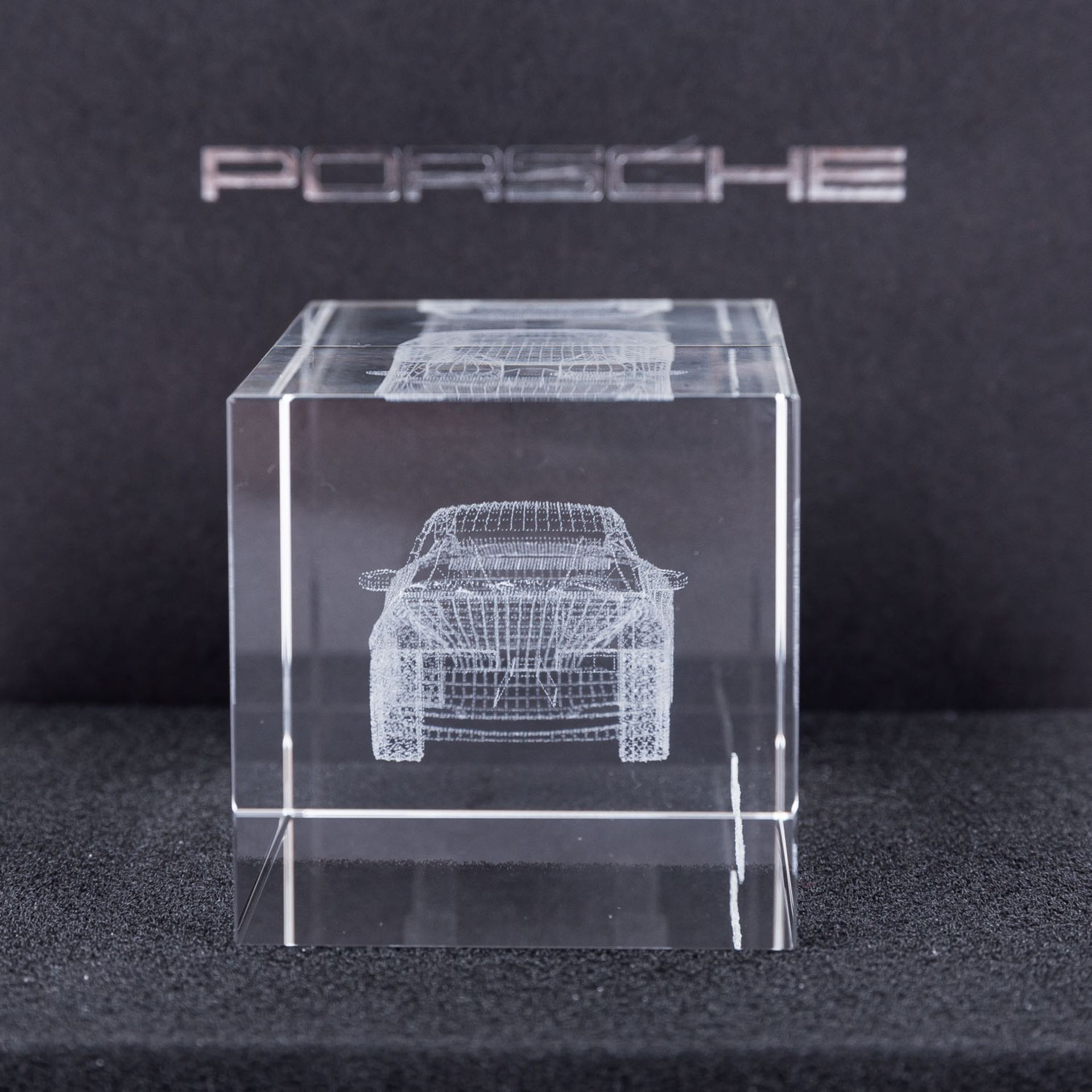 PORSCHE - Kristallglasradierung 911 (996) Carrera Coupe, - Image 5 of 6