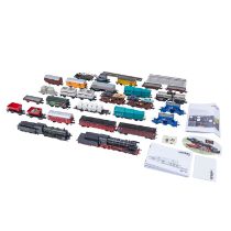 MÄRKLIN Konvolut aus 2 Dampflokomotiven und 25 Güterwagen, Spur H0,