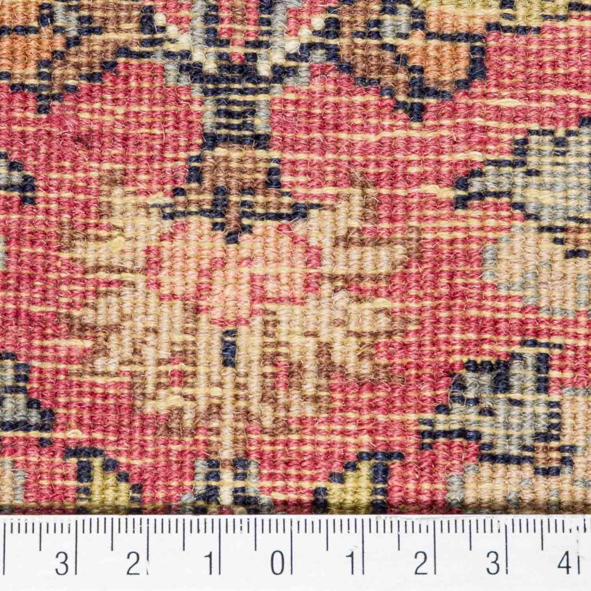 Orientteppich. LAHORE/PAKISTAN, 20. Jh., 189x128 cm. - Image 4 of 6