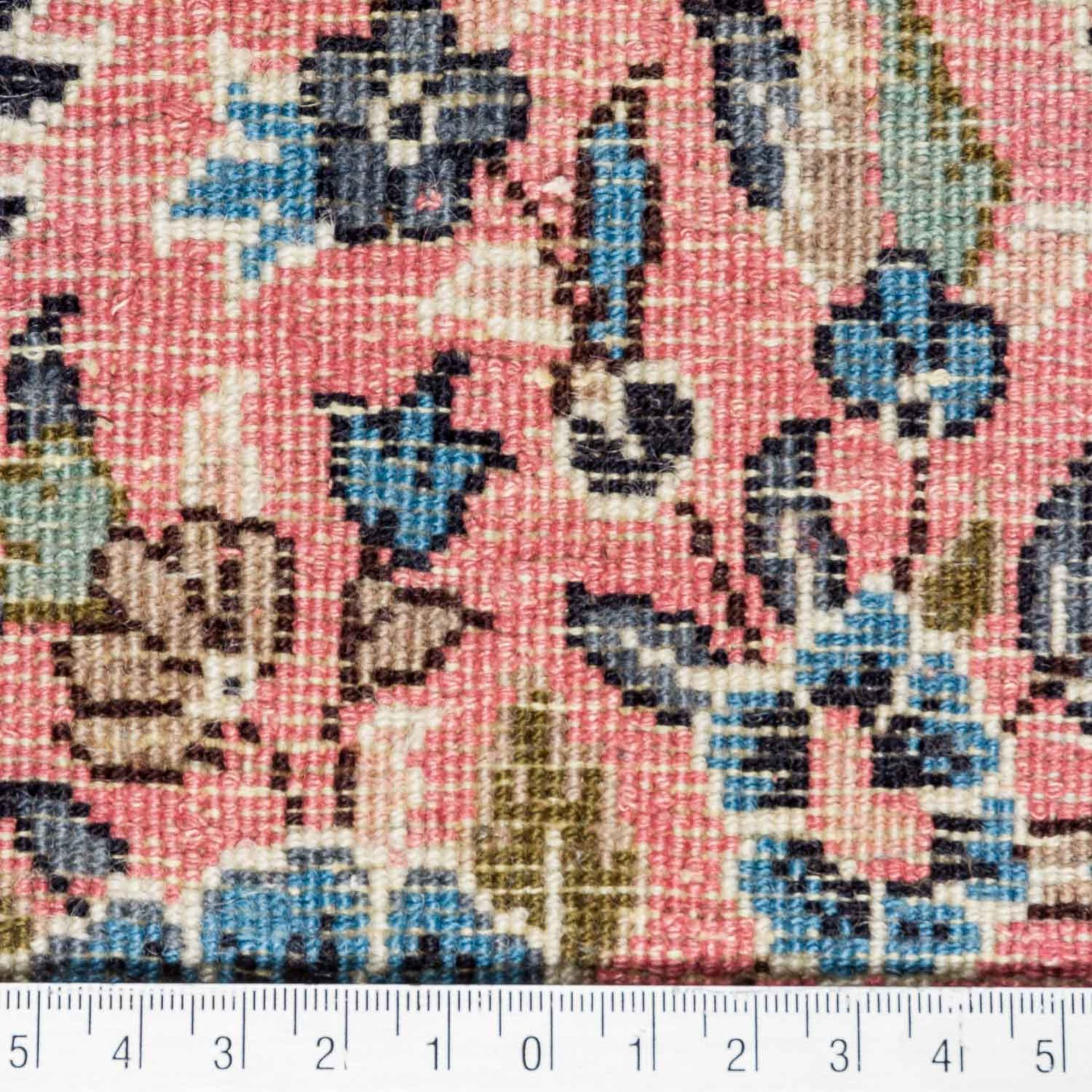 Orientteppich mit Seide. LAHORE/PAKISTAN, 20. Jh., 182x125 cm. - Image 4 of 4