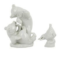 MEISSEN 2 Tierfiguren 'Bärengruppe' und 'Rabe', 1. Wahl, 20. Jh.