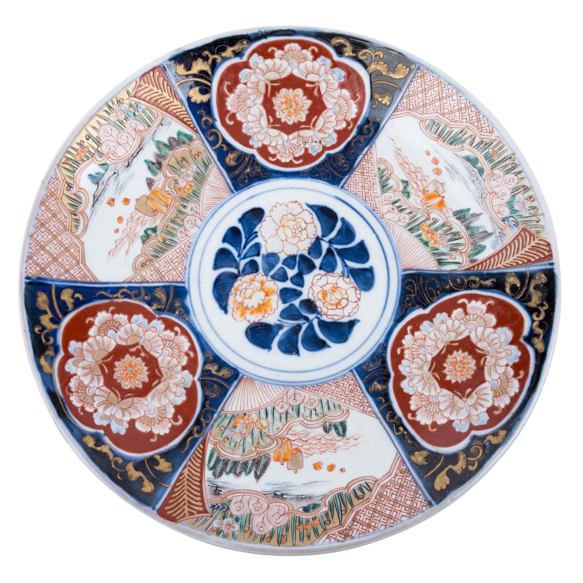 2 Imari-Rundplatten. JAPAN, 20. Jh., - Image 2 of 5