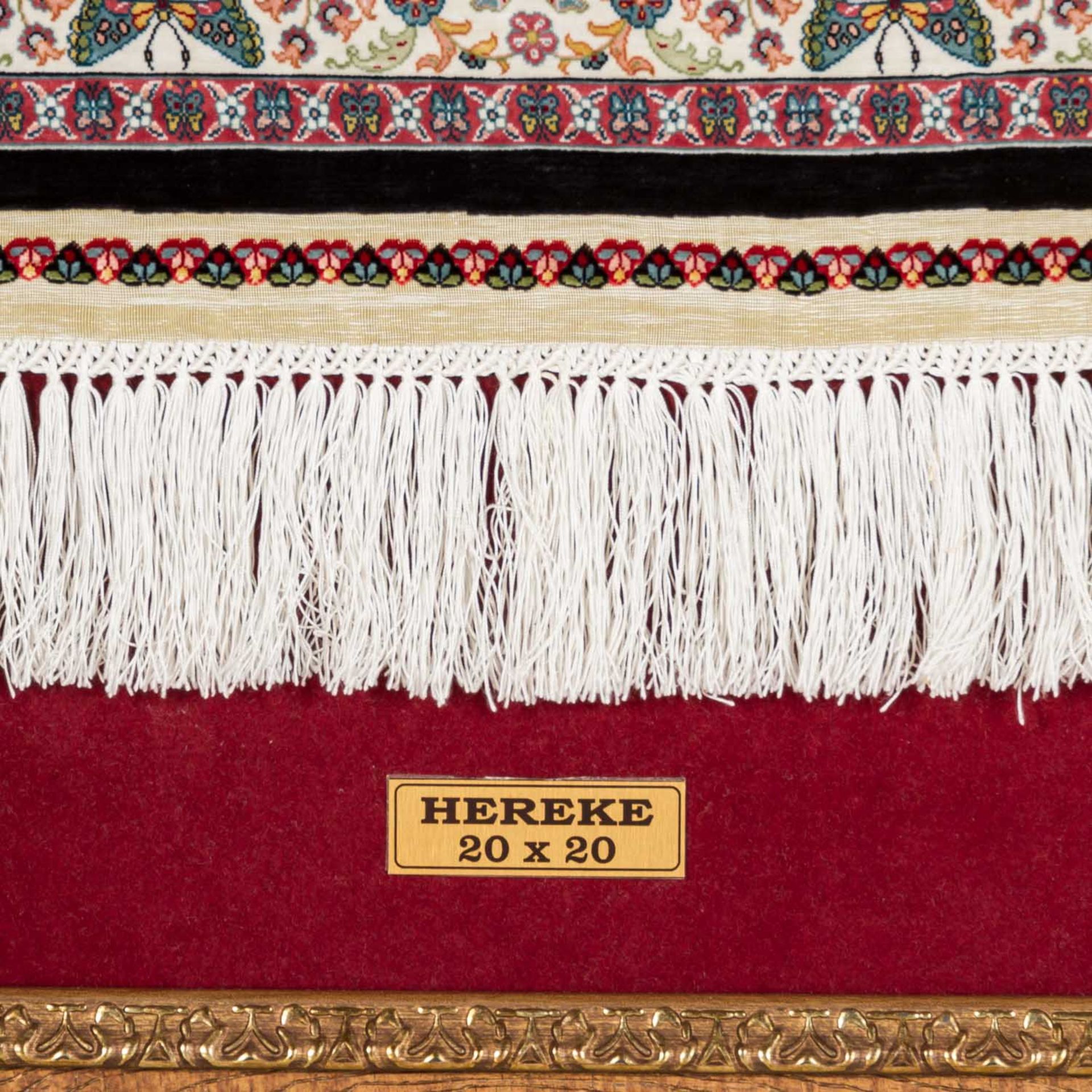 Feiner Bildteppich aus Seide. HEREKE/TÜRKEI, 20. Jh., 52x32 cm. - Image 2 of 6