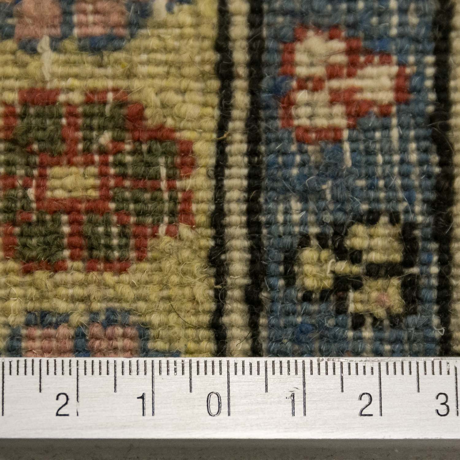 Orientteppich aus Wolle. 20. Jh., 260x170 cm. - Image 3 of 3