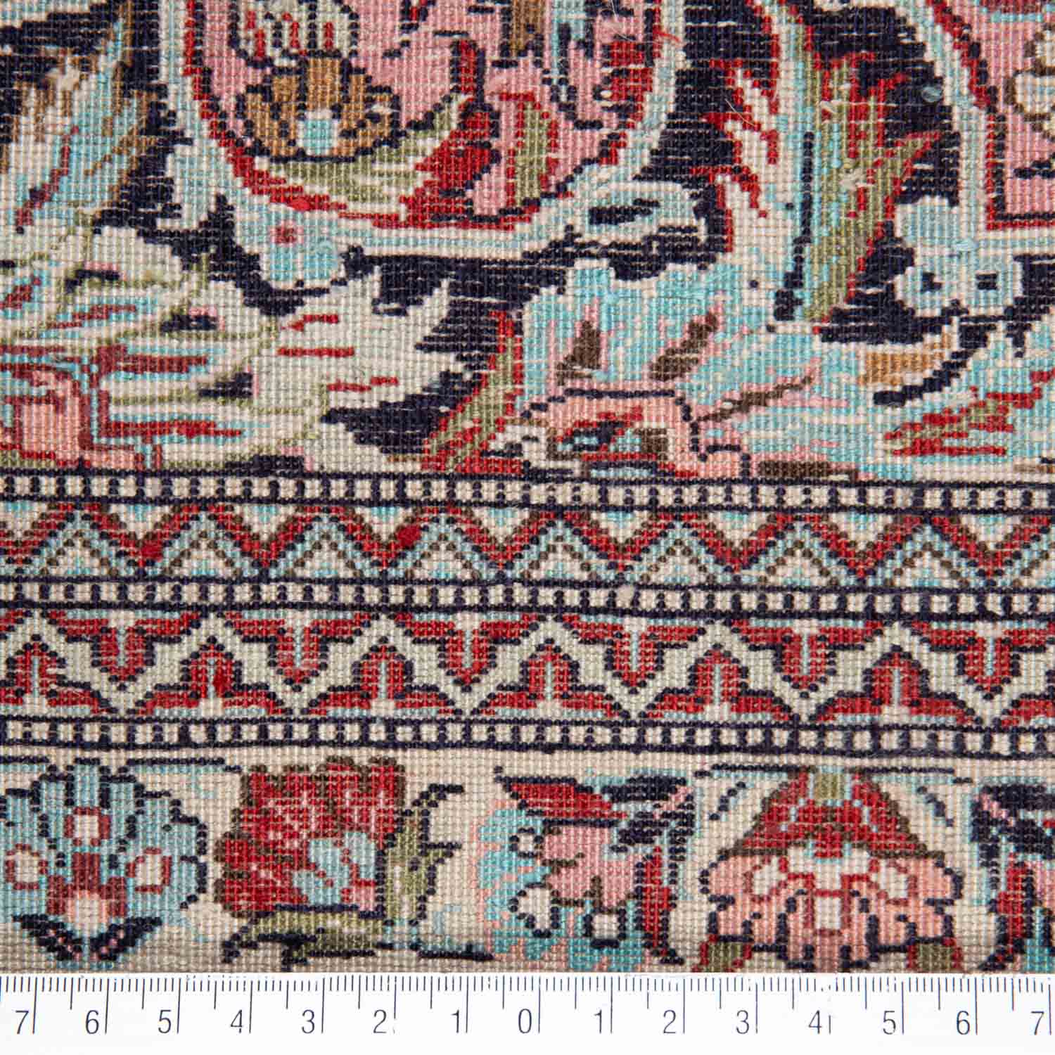 Orientteppich aus Seide. PERSIEN/TÄBRIZ, 20. Jh., 370x280 cm. - Image 4 of 4