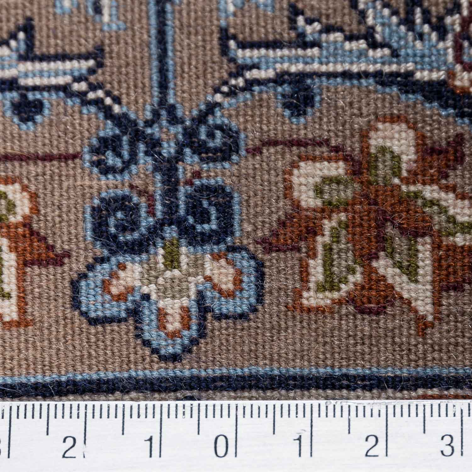 Orientteppich mit Seide. ISFAHAN/PERSIEN, 20. Jh., ca. 160x110 cm. - Image 3 of 3