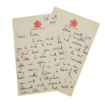 Handgeschriebener und signierter Brief von Queen Elizabeth II. (1926 – 2022) an ihre Hebamme „Rowie“