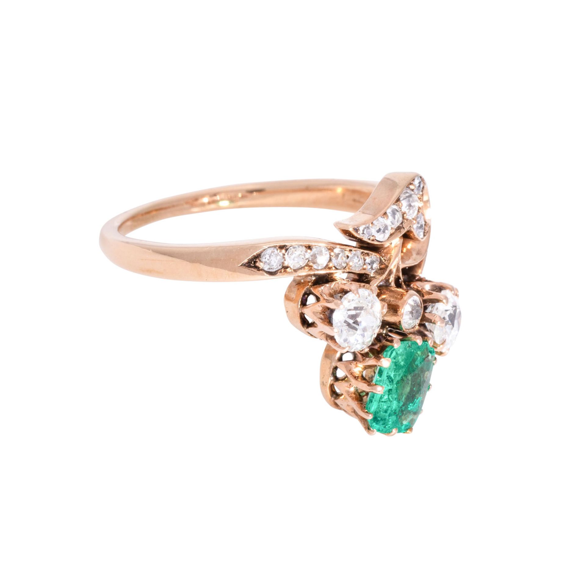 Belle Époque floraler Ring mit Smaragd und Altschliffdiamanten zus. ca. 0,5 ct, 