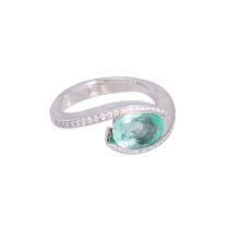 Ring mit mintgrünem Turmalin und Brillanten zus. ca. 0,3 ct,