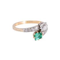 Ring mit Smaragd und Altschliffdiamant ca. 0,35 ct,