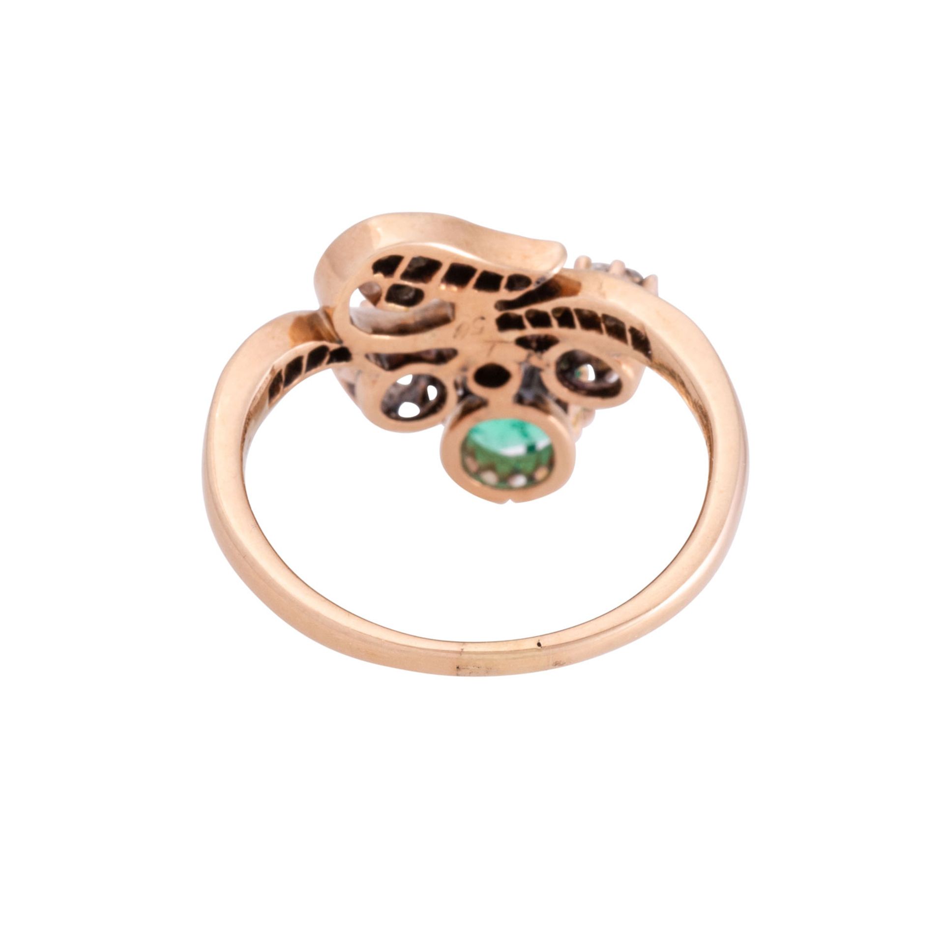 Belle Époque floraler Ring mit Smaragd und Altschliffdiamanten zus. ca. 0,5 ct,  - Bild 3 aus 4