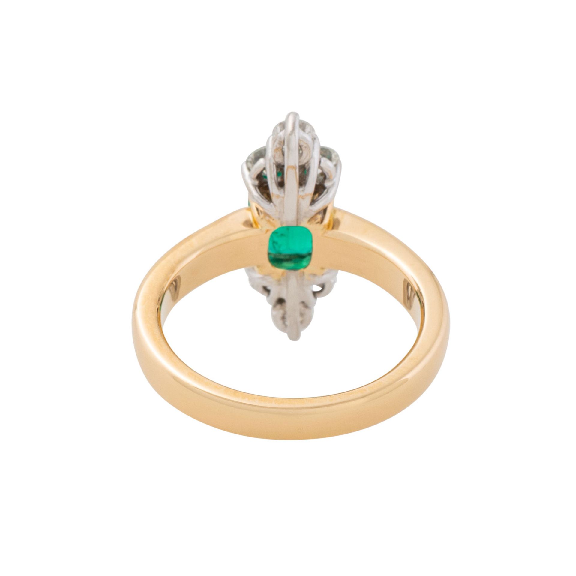 Ring mit feinem Smaragd ca. 1,3 ct und 6 Brillanten zus. ca. 0,66 ct, - Bild 3 aus 4