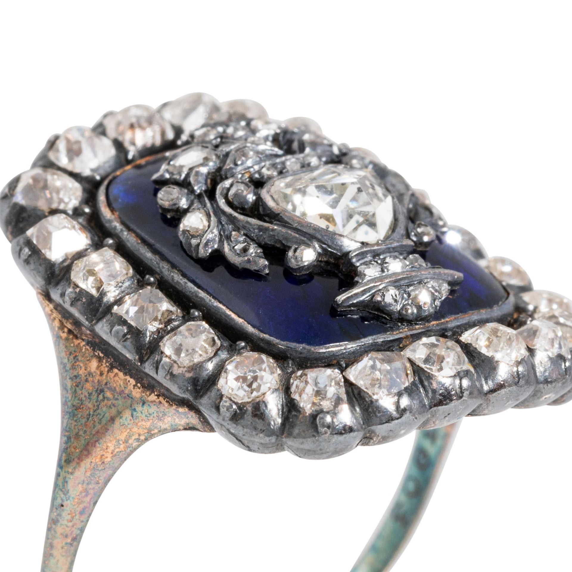 Klassizismus: Ring "Amphore mit Blütenbouquet" aus Diamanten - Bild 4 aus 4