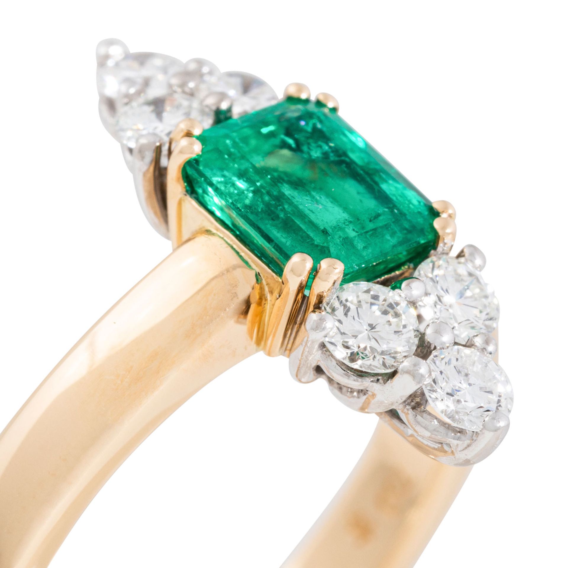 Ring mit feinem Smaragd ca. 1,3 ct und 6 Brillanten zus. ca. 0,66 ct, - Bild 4 aus 4