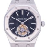 AUDEMARS PIGUET extem seltene "Royal Oak Extra-Thin Tourbillon" Ref. 26512ST. Full Set.