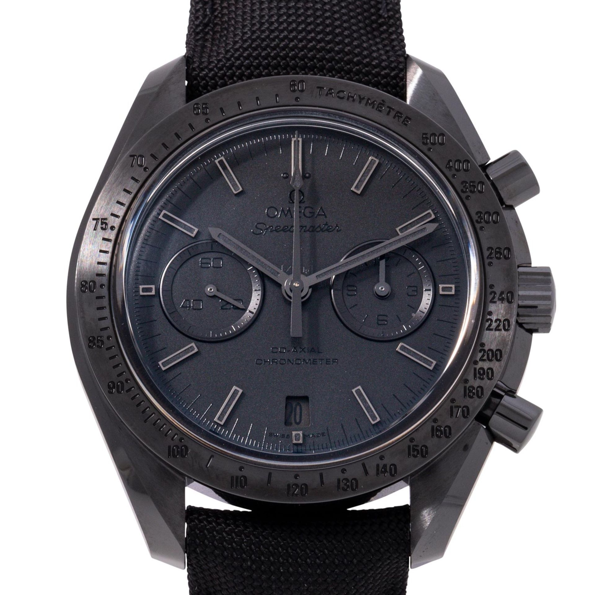 OMEGA Speedmaster "Dark Side of the Moon" Herren Chronograph, Ref. 31192445101005. NEU.