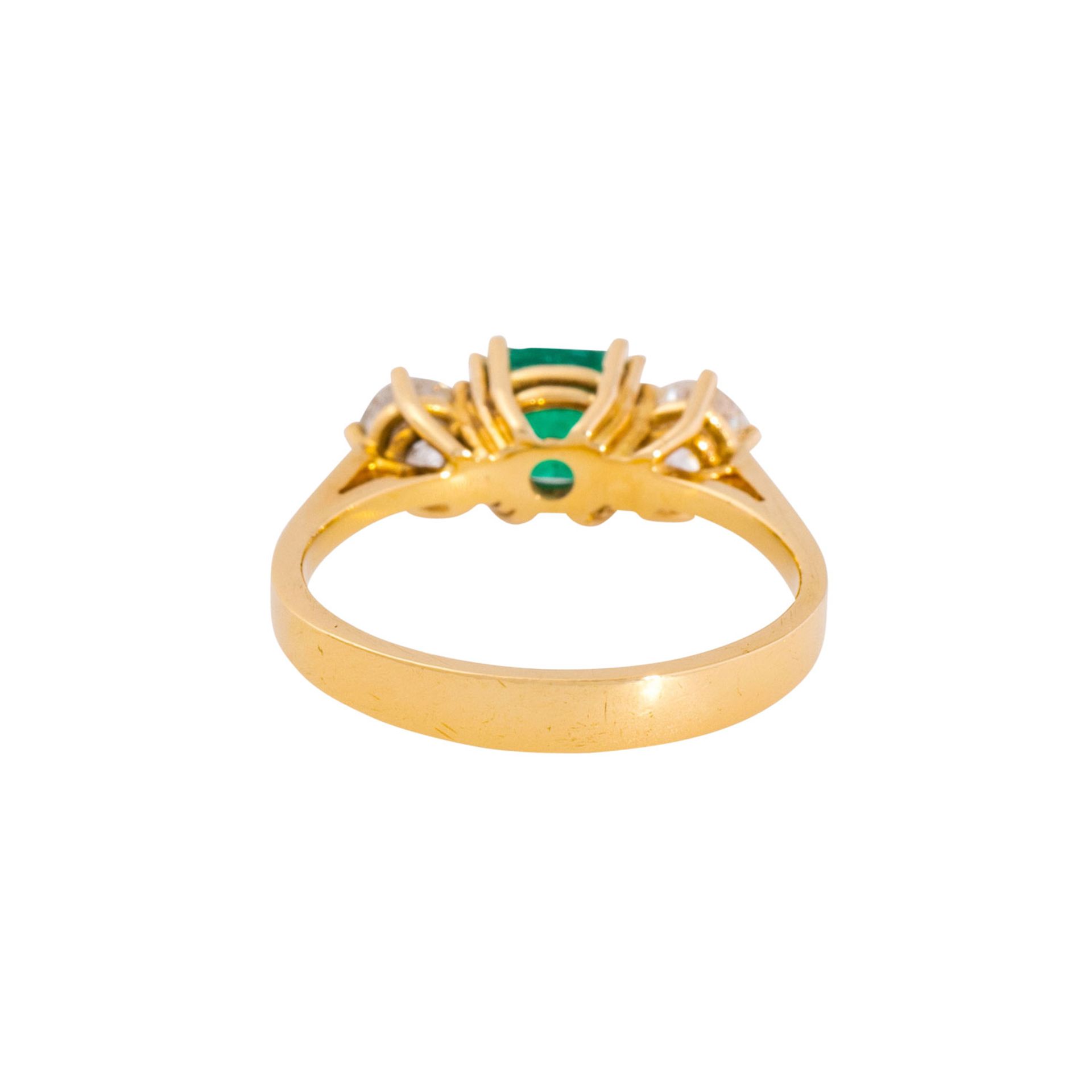 Ring mit Smaragd flankiert von Brillanten zus. ca. 0,39 ct (punziert), - Image 3 of 3