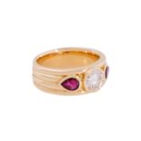 Ring mit 2 Rubintropfen und 1 Brillant von ca. 1 ct,